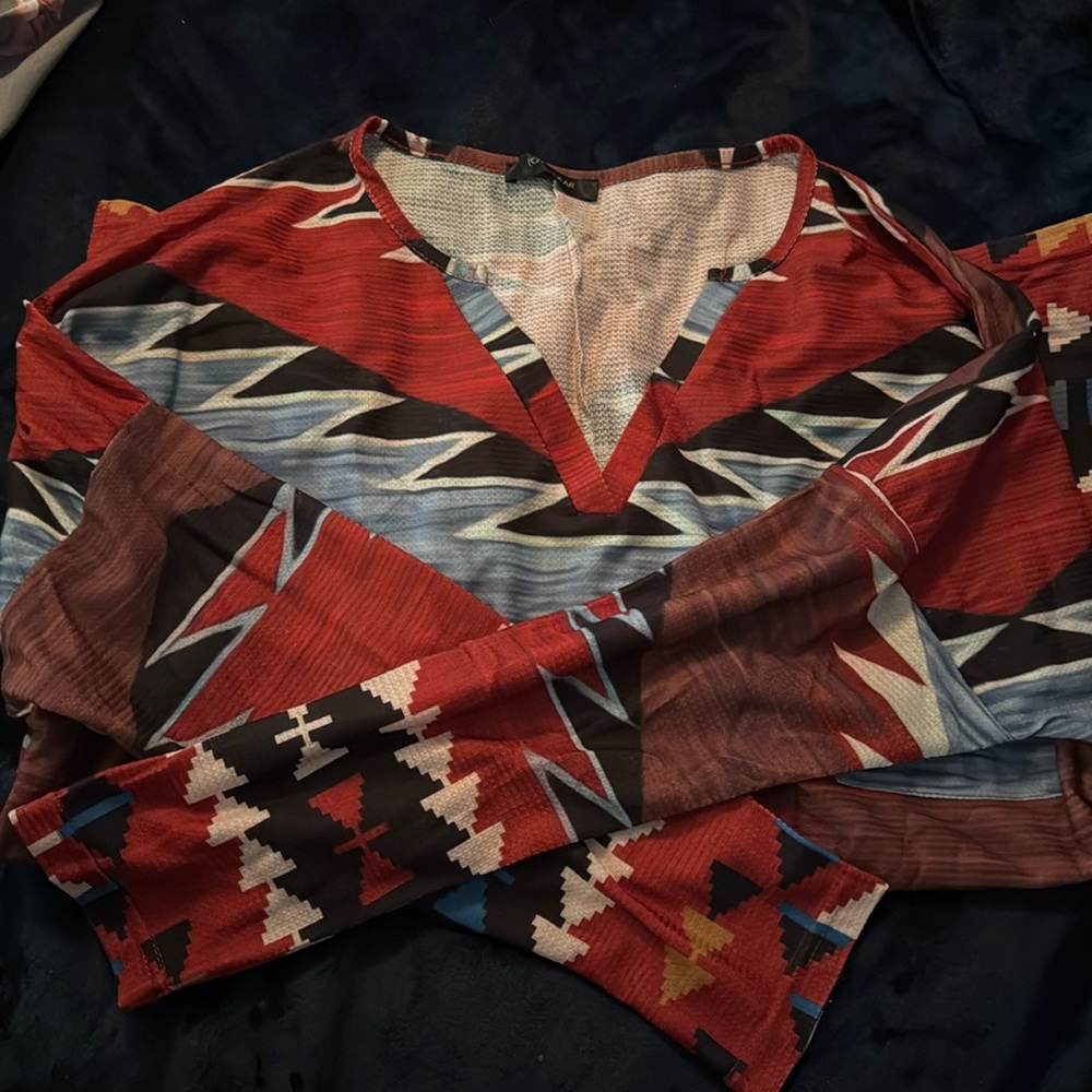 V neck Aztec boutique shirt